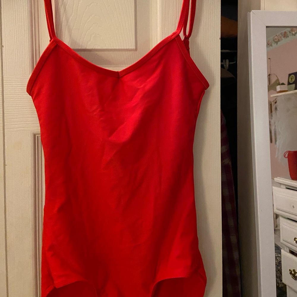 Red dance Leo